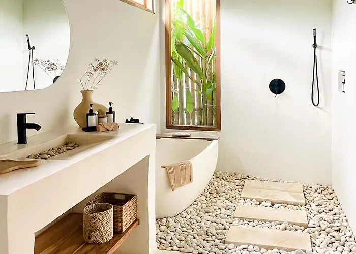 Nakama Hotel *